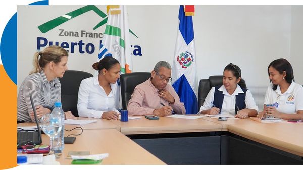 Firma de acuerdo de colaboración interinstitucional con los politécnicos Profesor Javier Martínez Arias y Romel Cruz 