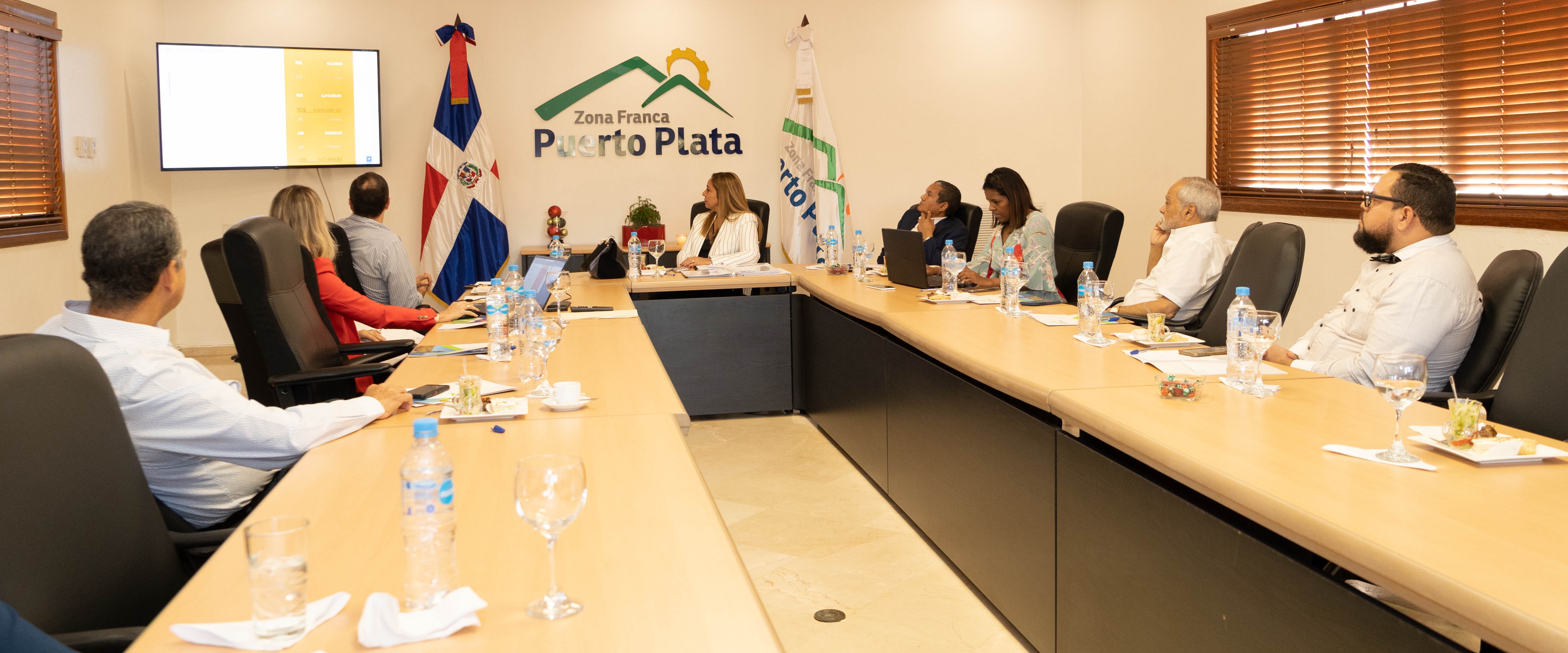 Consejo Zona Franca Puerto Plata presenta memoria de gestión 2022 durante su última reunión del año